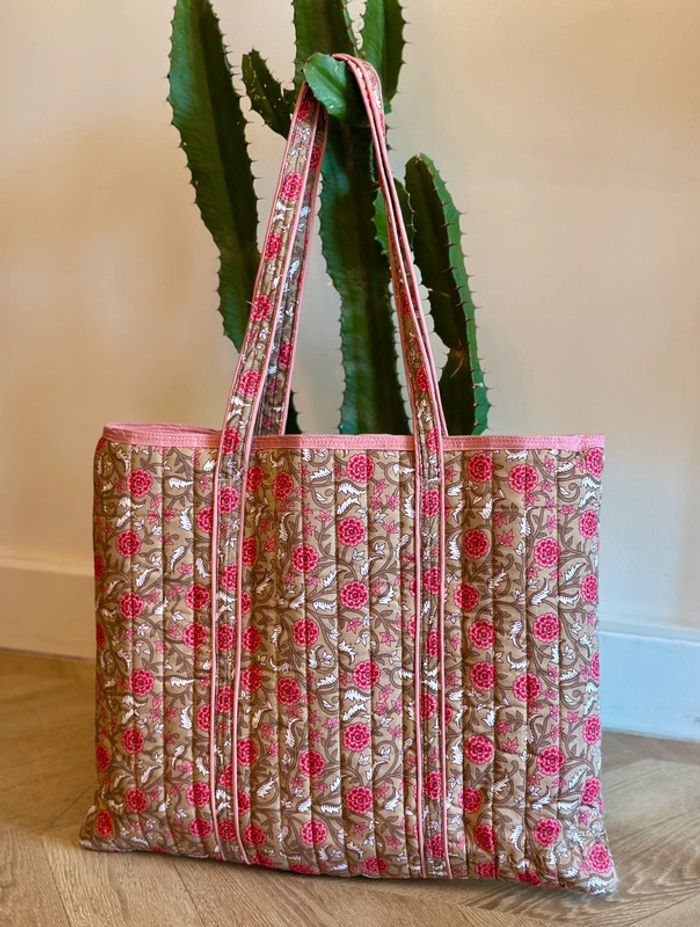 🌸 Sac cabas matelassé fleuri – Bloom Paris