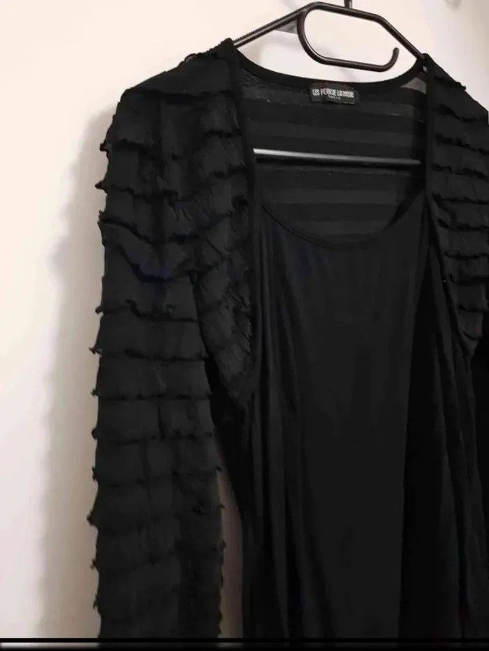Haut  manche  froufrou  taille 38 40 - photo numéro 2
