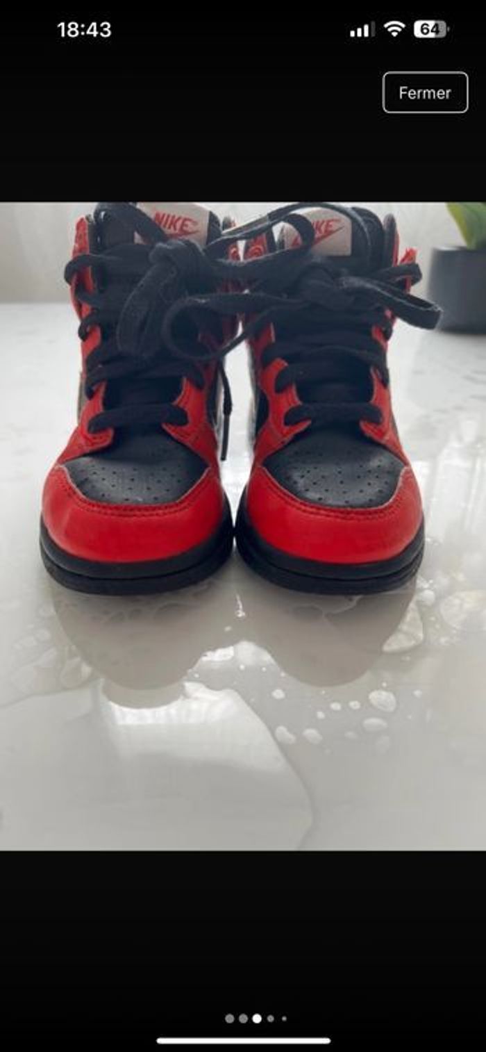 Baskets Nike pour enfants taille 30 en très bon état - photo numéro 3