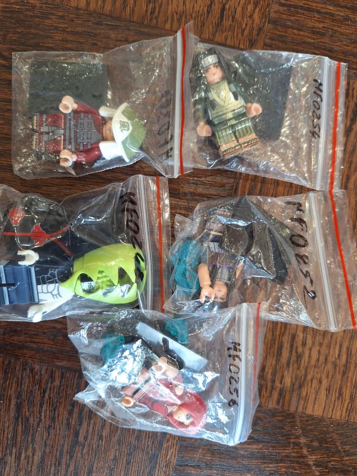 Lot minifigurine naruto 3