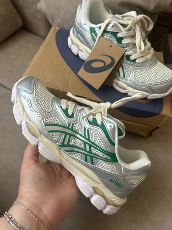 Basket Asics neuve  41,5