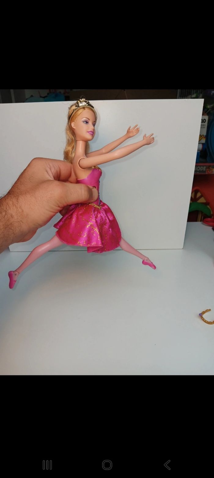Poupée mattel barbie ballerine féerique Twinkle Toes 
Poupée et ensemble compris - photo numéro 3