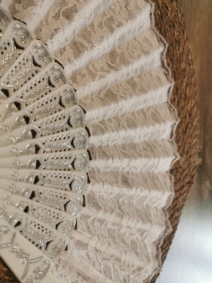 Éventail style Vintage dentelle blanche doublée - photo numéro 2