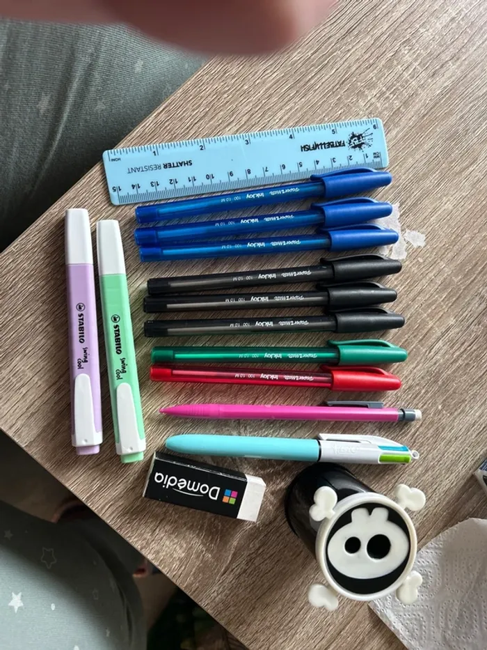 Lot fournitures scolaires - photo numéro 2