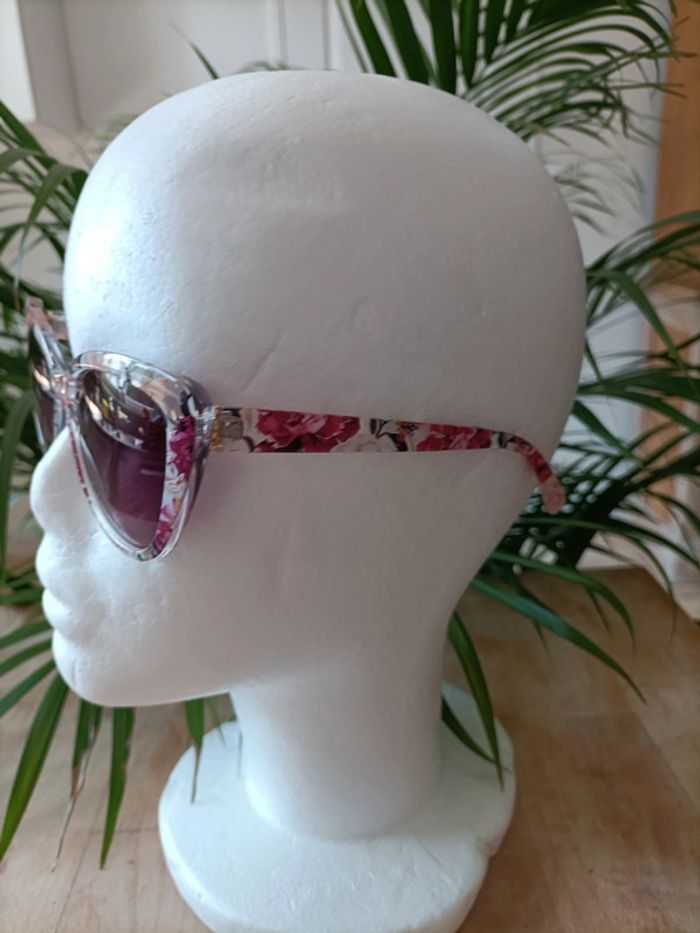 Lunettes de Soleil Vintage fleuries - photo numéro 3