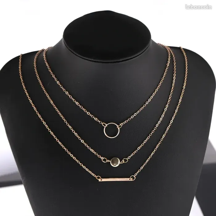 Joli collier neuf