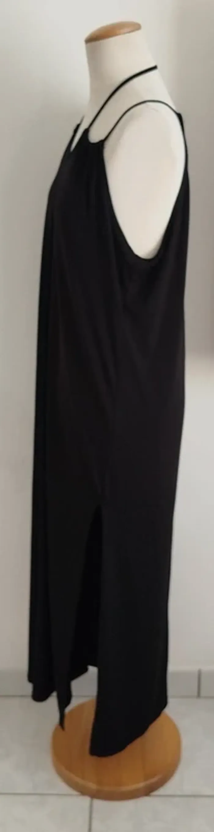 Longue robe noire fendue taille 42 - photo numéro 4