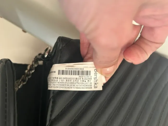Bershka, sac enveloppe noir anse chaîne argenté - photo numéro 3