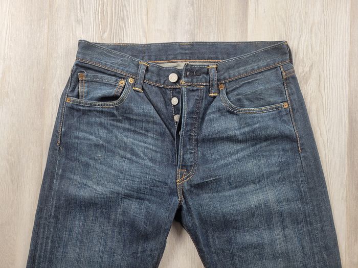 Jean Levi’s 501 dark indigo – Taille 42 / W32 L36 –Excellent état - photo numéro 2