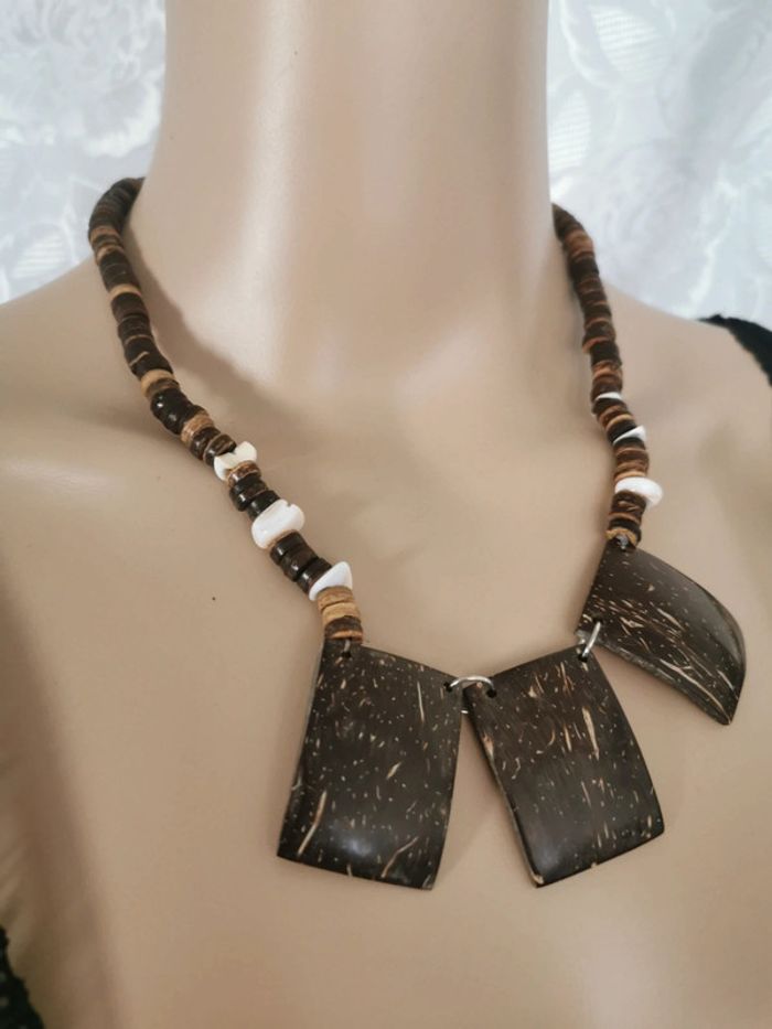 Collier. Marron. Beige. - photo numéro 2