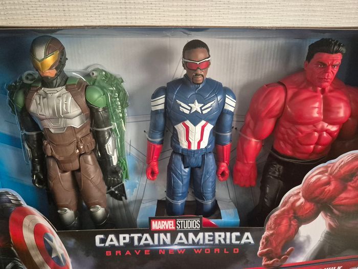 Coffret Figurines Marvel Captain America 30cm - photo numéro 3