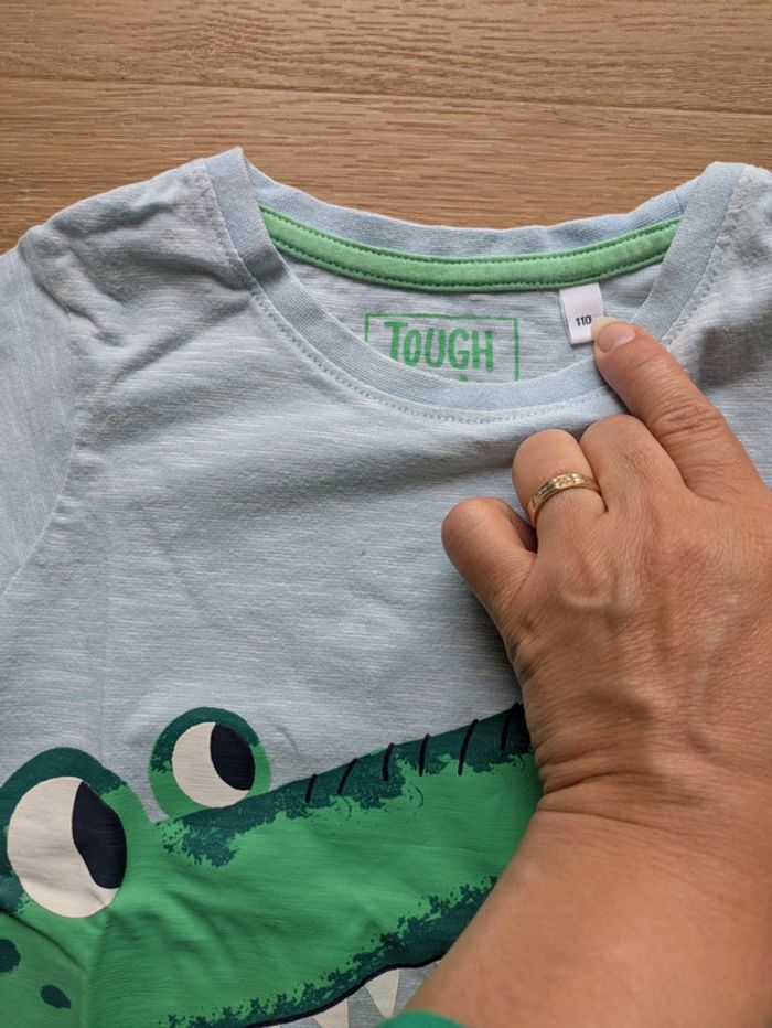 Lot 2 t-shirts 4 ans - photo numéro 3