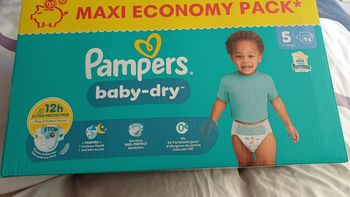 Couches Pampers taille 5 baby dry 