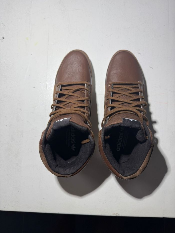 Adidas marrons T42,5 neuves - photo numéro 4