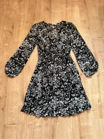Robe noire et blanche Cache Cache