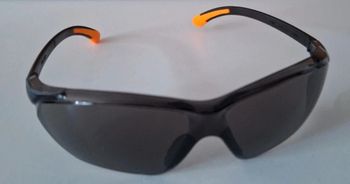 Lunettes de soleil neuves norme CE