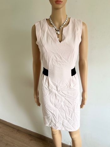 Robe rose claire sans manches Naf Naf taille 36 état satisfaisant (avec défaut)