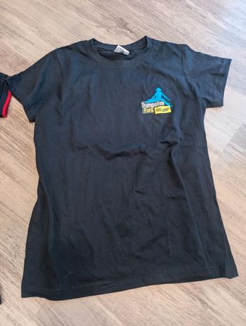 T-shirt 12 ans neuf