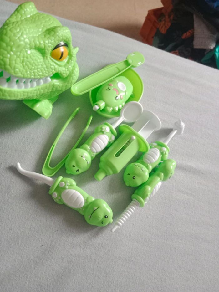 Dentiste dinosaure - photo numéro 2