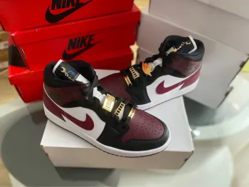 Jordan 1 mid wmns beetroot 1985