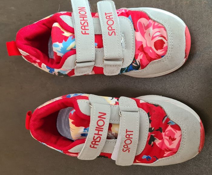 Jolies baskets fille taille 28 - photo numéro 3