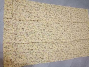 tissu fleuri 80 x 50 cm