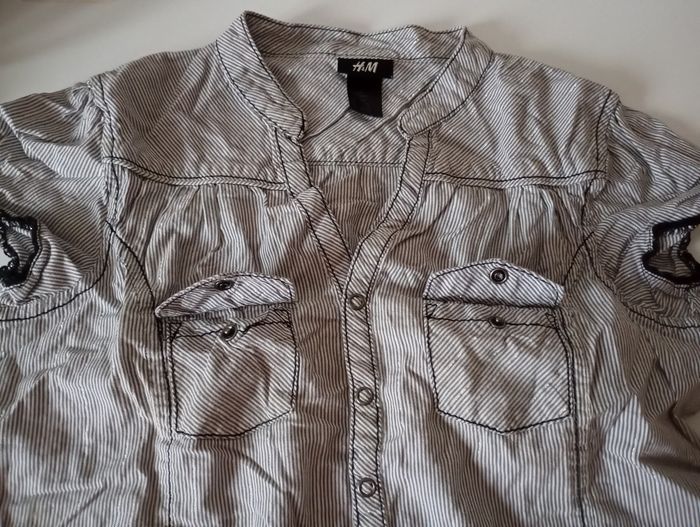Chemisier  H &M. Manches courtes,coton rayé marine/blanc/argenté..12/16 ans,T32/36.Parfait état. - photo numéro 5