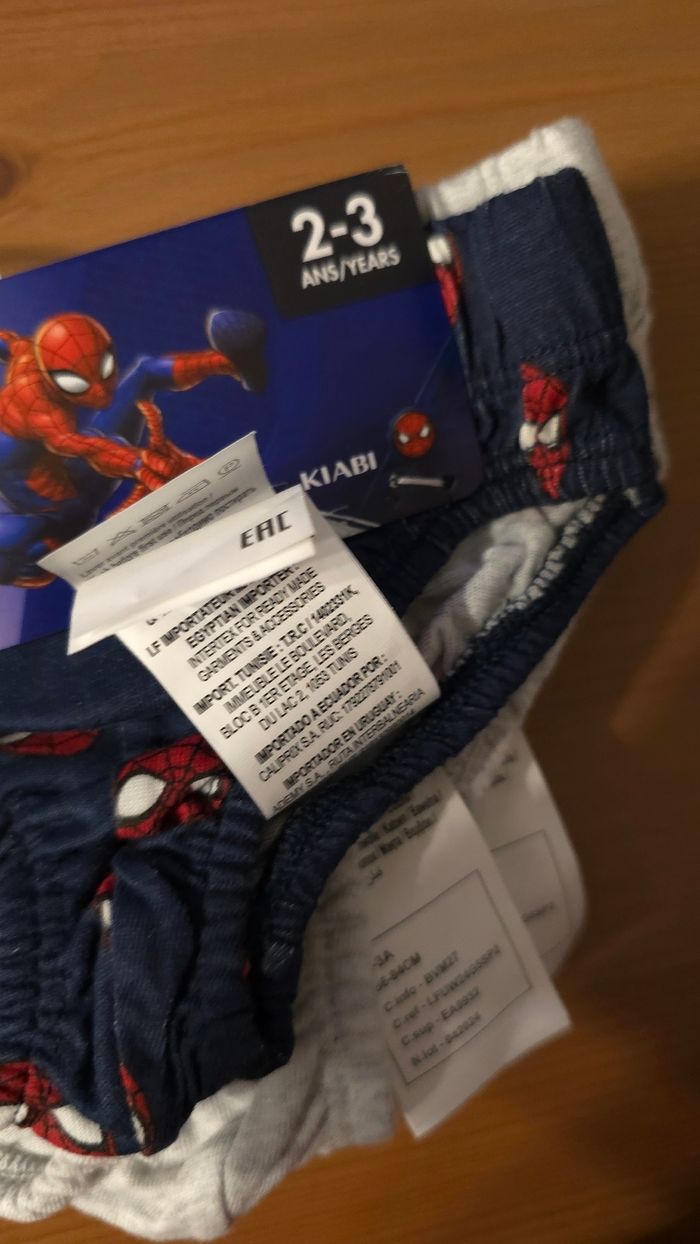 Neufs non portés  Lot maillots de corps 4ans🤩🥰 (taille pour 3ans) et slips marvel  3ans garçon 🤩🥰 - photo numéro 9