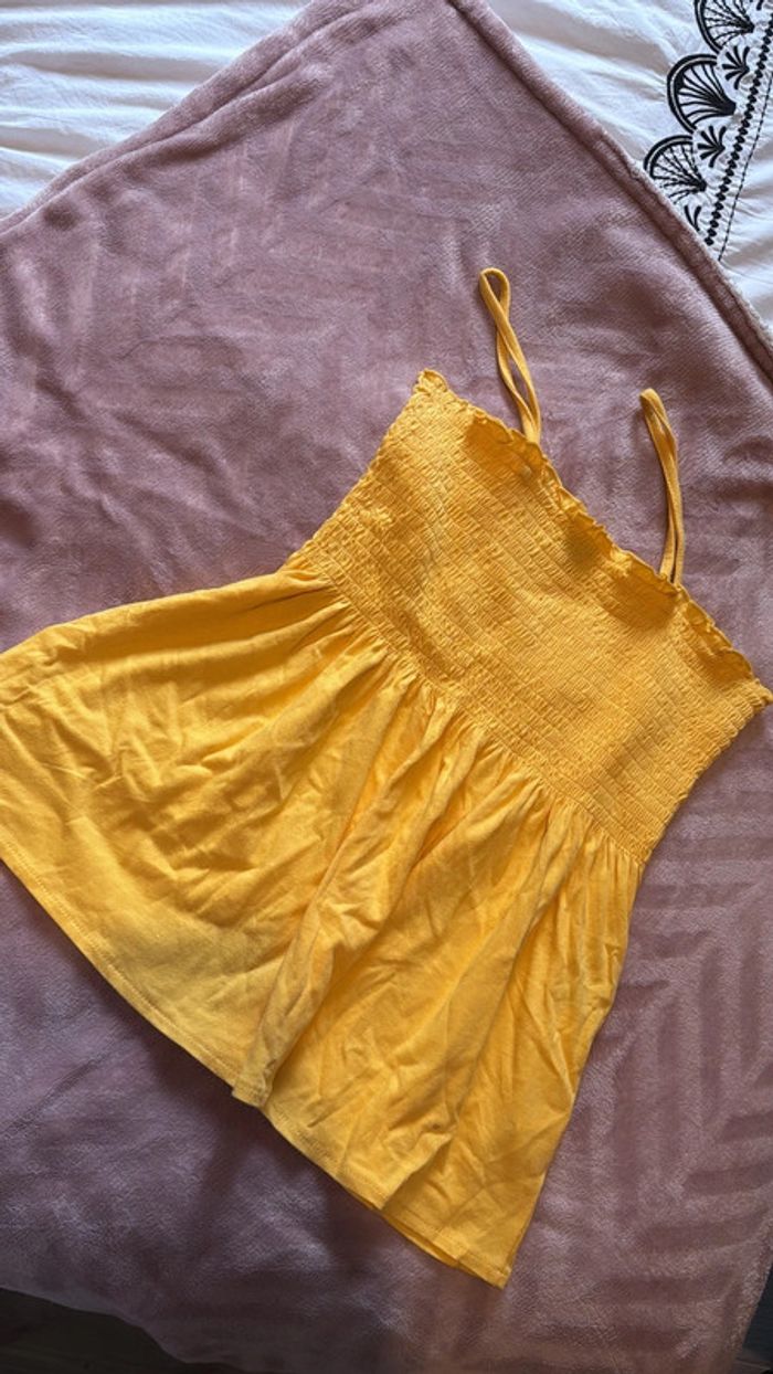 Top jaune