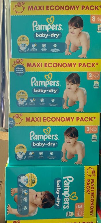 4 cartons de couches Pampers taille 3