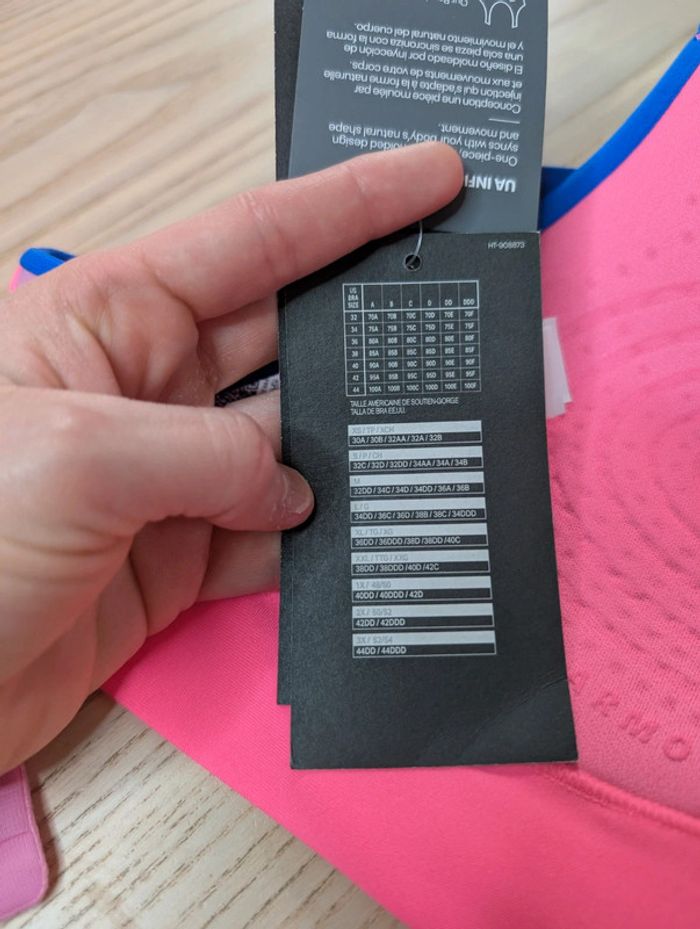 Brassière Under Armour neuve avec étiquette - photo numéro 8