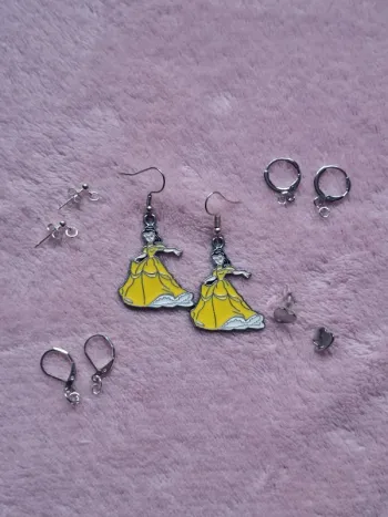 Boucles d’oreilles Belle Disney – attache au choix