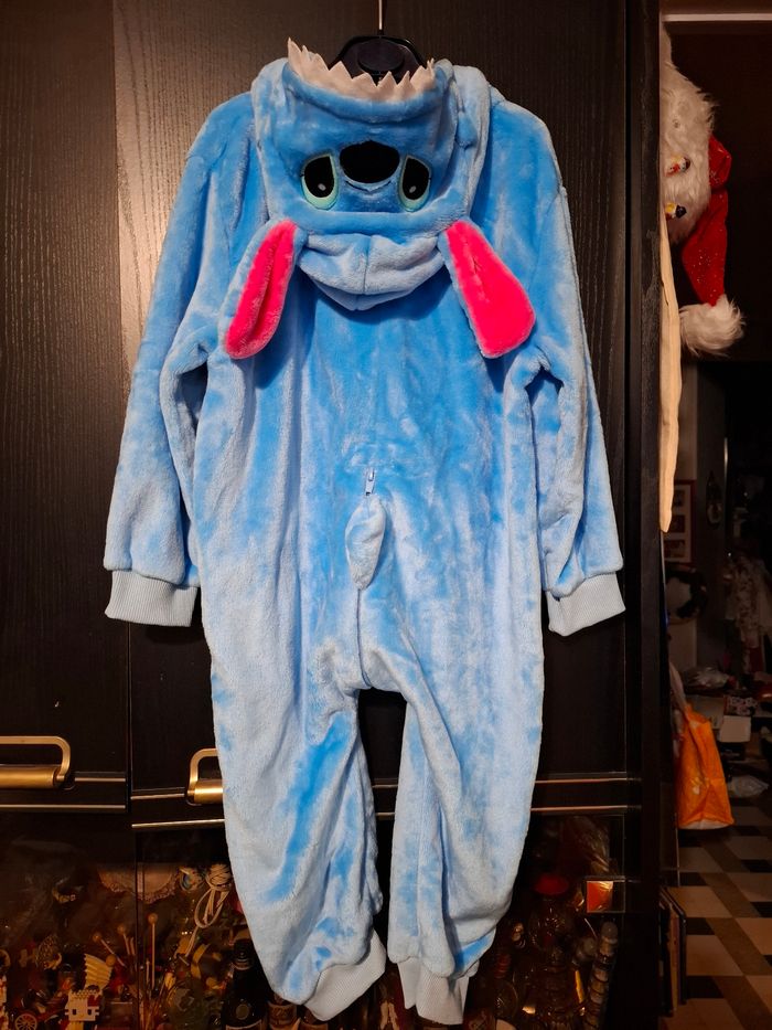 Combinaison grenouillère kigurumi pyjama enfant fille garçon mixte peluche Stitch