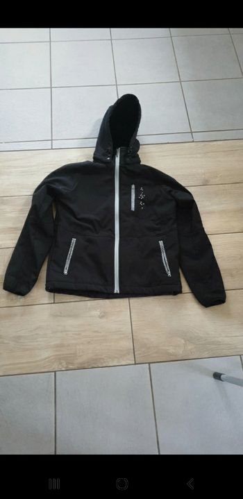 Blouson mckinley comme neuf 14 ans