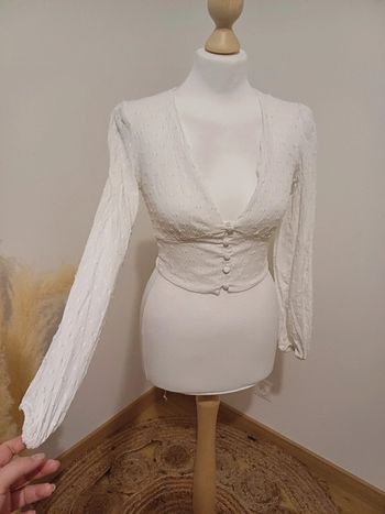 Top court blanc boutonné Bershka taille XS 34