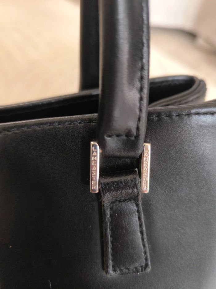 Sac a main cuir noir et rouge Lancaster bon état - photo numéro 16
