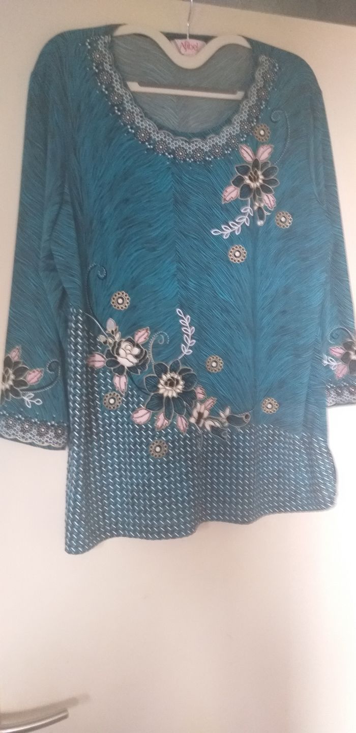 Tunique fantaisie femme taille 46/48 - photo numéro 2