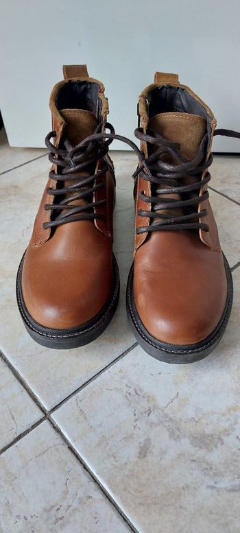Paire de bottines en cuir  pour homme