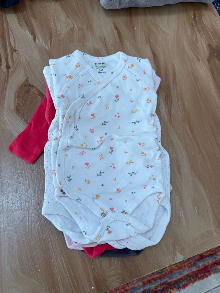 Lot 7 bodies manches longues 3 mois - photo numéro 4