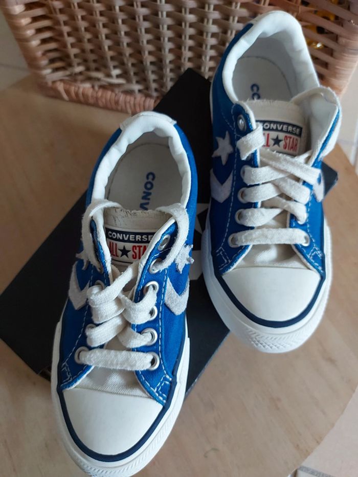 Converse en toile bleu Pointure 29 très bon état - photo numéro 4