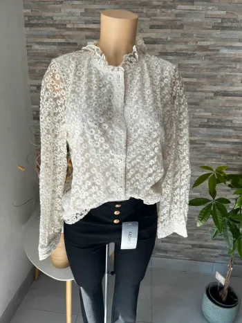 Chemise crème à fleurs