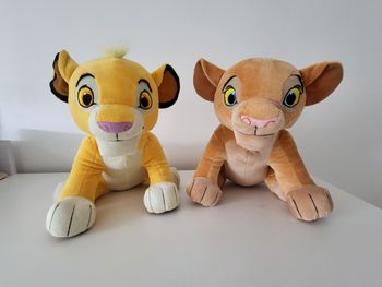 Deux Peluches Roi Lion