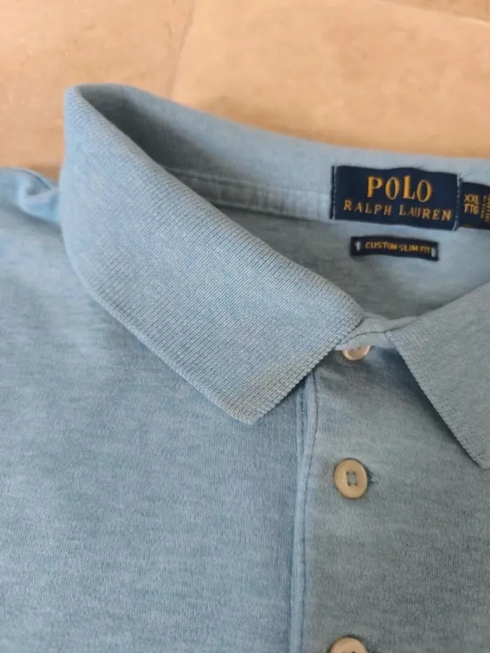 Polo Ralph Lauren XXL bleu ciel Pima coton logo coloré excellent état sauf tâches au dos - photo numéro 4