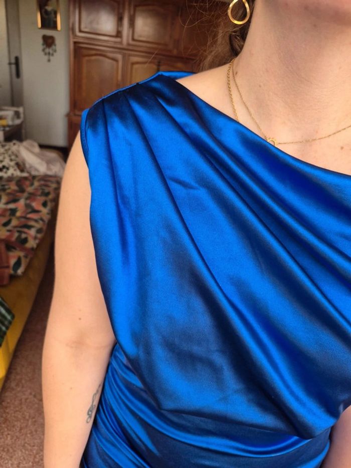 Robe uni bleu satin - photo numéro 2