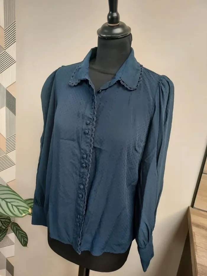 Jolie chemise bleu marine Naf Naf - photo numéro 2