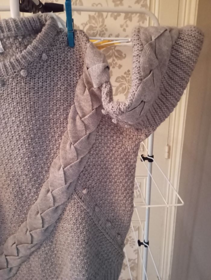 A vendre pull fantaisie - photo numéro 3