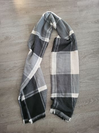 Écharpe à carreaux