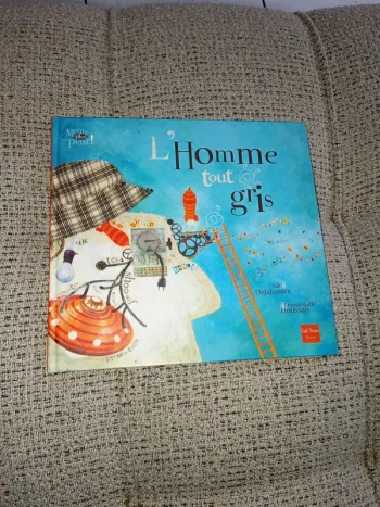 L'homme tout gris de Yaël Delalandre