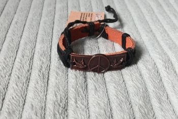Bracelet en cuir avec symbole Paix & colombes