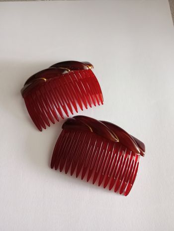 Peignes cheveux dorés